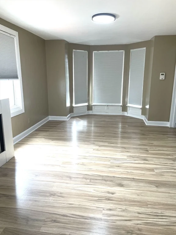 3 bed, 1 bath apartment for rent at 221 Middle St, Center — photo 15 of 33