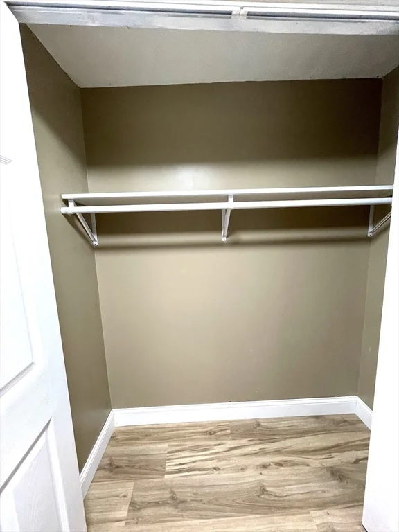 3 bed, 1 bath apartment for rent at 221 Middle St, Center — photo 27 of 33