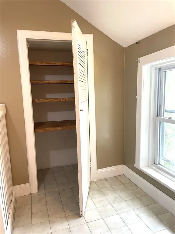 3 bed, 1 bath apartment for rent at 221 Middle St, Center — photo 21 of 33