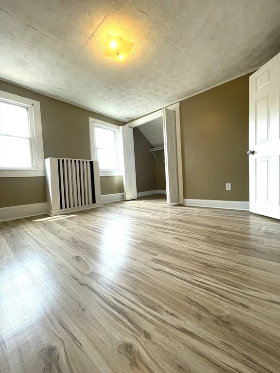 3 bed, 1 bath apartment for rent at 221 Middle St, Center — photo 25 of 33