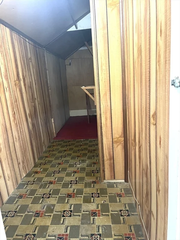 3 bed, 1 bath apartment for rent at 221 Middle St, Center — photo 31 of 33