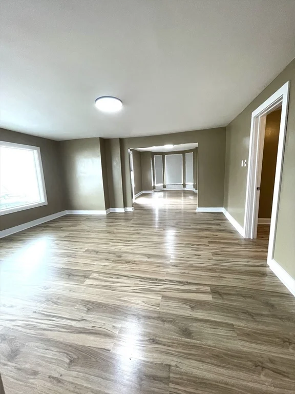 3 bed, 1 bath apartment for rent at 221 Middle St, Center — photo 17 of 33