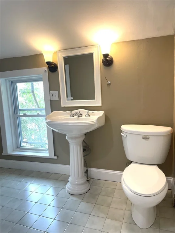 3 bed, 1 bath apartment for rent at 221 Middle St, Center — photo 22 of 33