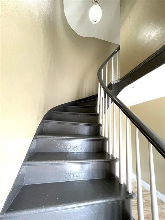 3 bed, 1 bath apartment for rent at 221 Middle St, Center — photo 18 of 33