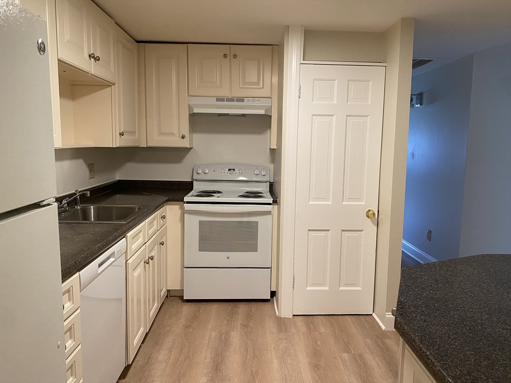 2 bed, 2 bath apartment for rent at 221 Oak St Unit 16-12, Montello — photo 7 of 12