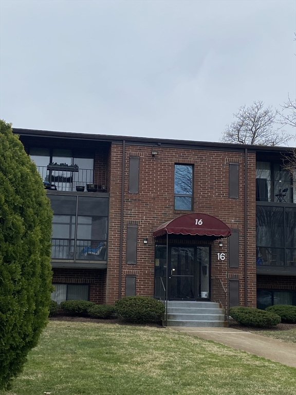 2 bed, 2 bath apartment for rent at 221 Oak St Unit 16-12, Montello — photo 2 of 12
