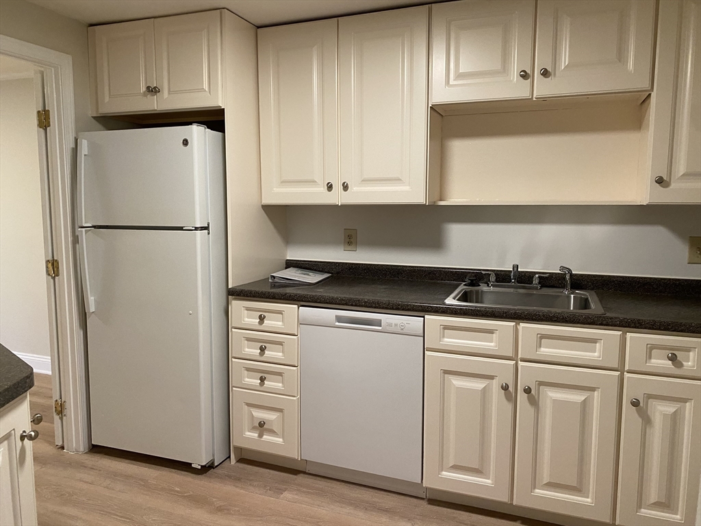 2 bed, 2 bath apartment for rent at 221 Oak St Unit 16-12, Montello — photo 5 of 12
