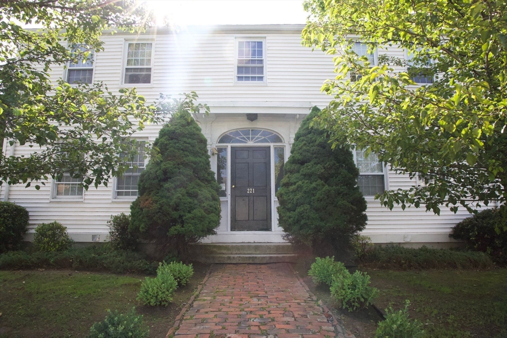 2 bed, 1 bath apartment for rent at 221 S Main Unit B, Haverhill — photo 1 of 6