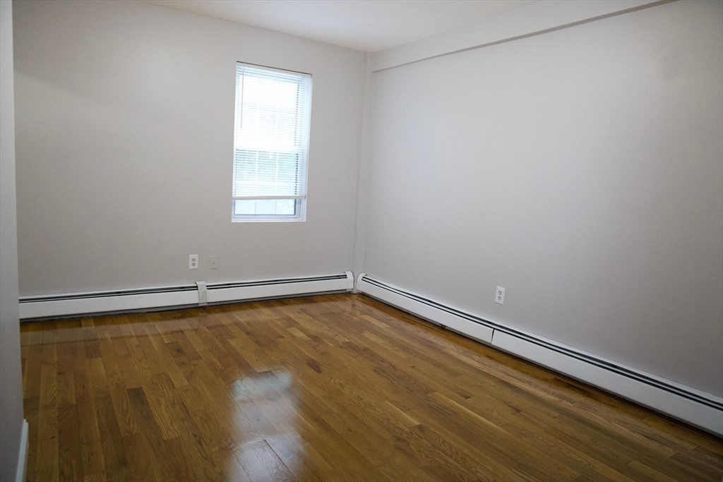 2 bed, 1 bath apartment for rent at 221 S Main Unit B, Haverhill — photo 3 of 6