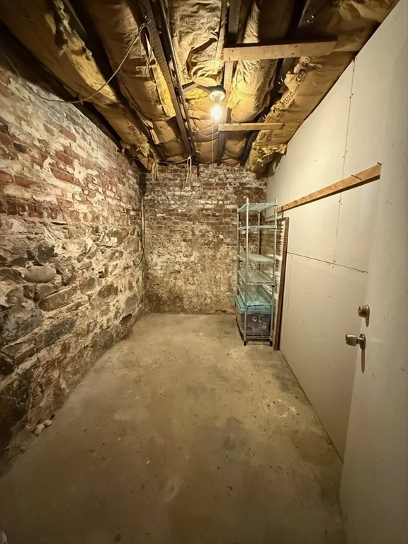 2 bed, 1 bath apartment for rent at 221 Shurtleff St Unit 6, Chelsea — photo 17 of 19