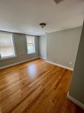 5 bed, 3 bath apartment for rent at 221 West 2nd St Unit 221, South Boston — photo 12 of 14