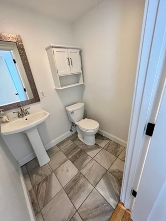 5 bed, 3 bath apartment for rent at 221 West 2nd St Unit 221, South Boston — photo 10 of 14
