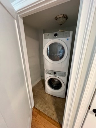 5 bed, 3 bath apartment for rent at 221 West 2nd St Unit 221, South Boston — photo 4 of 14