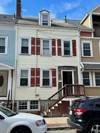 5 bed, 3 bath apartment for rent at 221 West 2nd St Unit 221, South Boston — photo 13 of 14