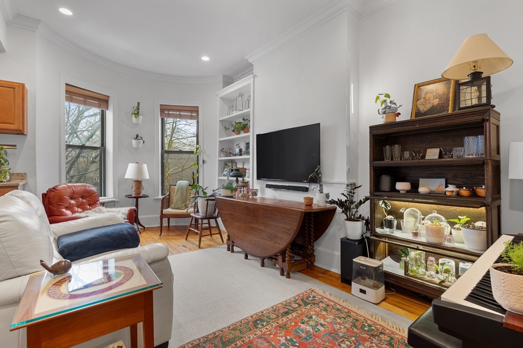 1 bed, 1 bath apartment for rent at 221 West Newton Unit 3, South End