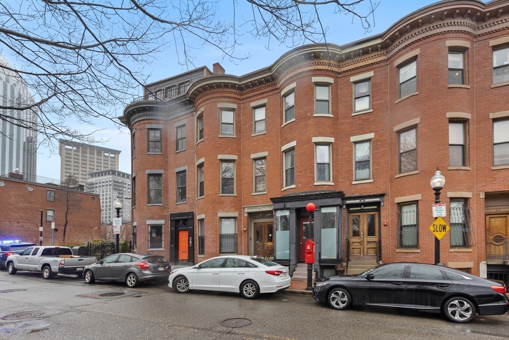 1 bed, 1 bath apartment for rent at 221 West Newton Unit 3, South End — photo 10 of 11