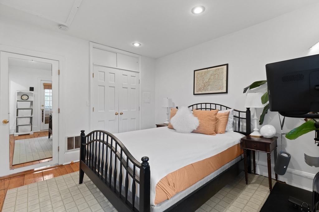 1 bed, 1 bath apartment for rent at 221 West Newton Unit 3, South End — photo 5 of 11