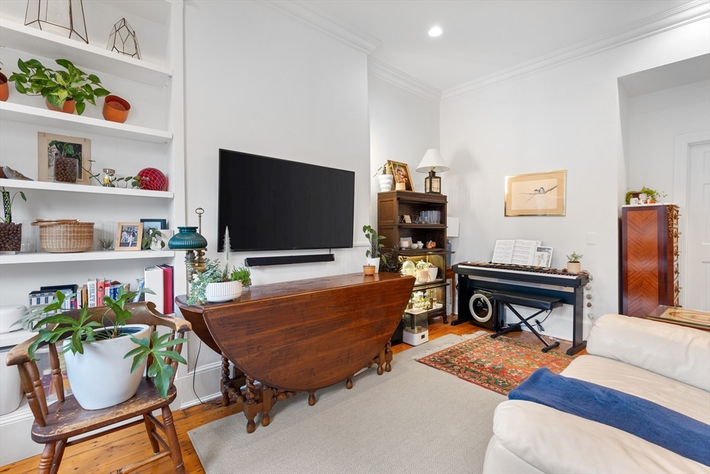 1 bed, 1 bath apartment for rent at 221 West Newton Unit 3, South End — photo 2 of 11
