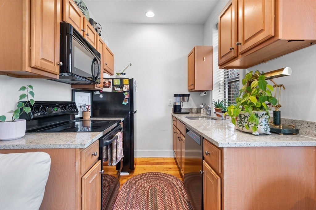 1 bed, 1 bath apartment for rent at 221 West Newton Unit 3, South End — photo 4 of 11