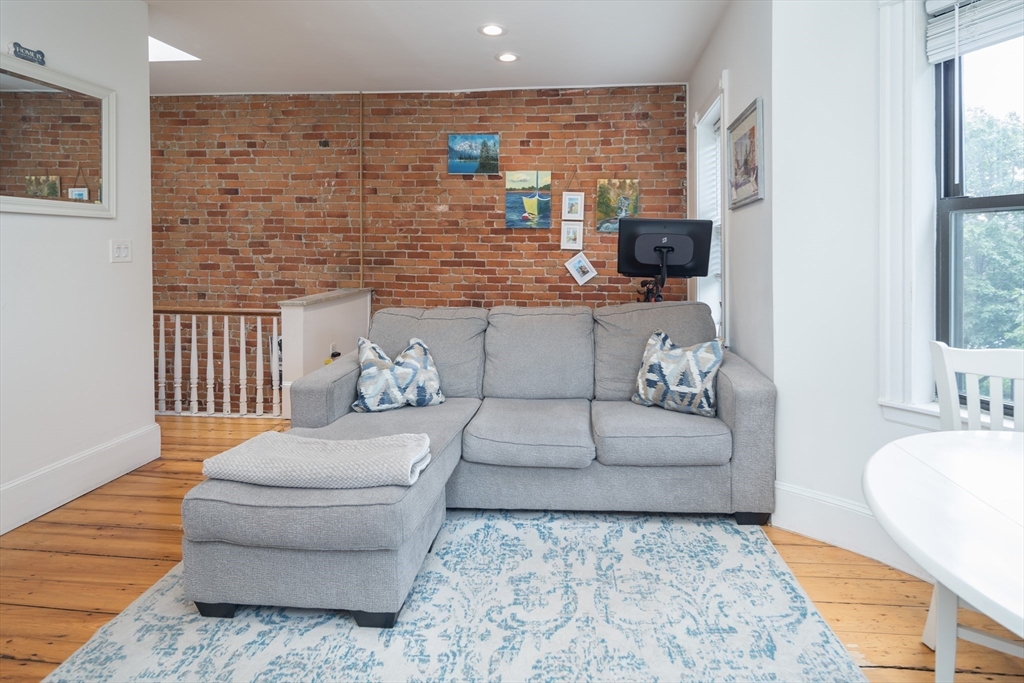 1 bed, 1 bath apartment for rent at 221 West Newton Unit 4, South End — photo 2 of 10