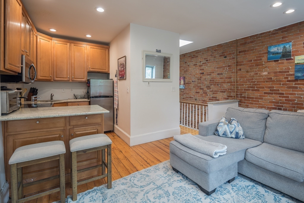 1 bed, 1 bath apartment for rent at 221 West Newton Unit 4, South End — photo 3 of 10