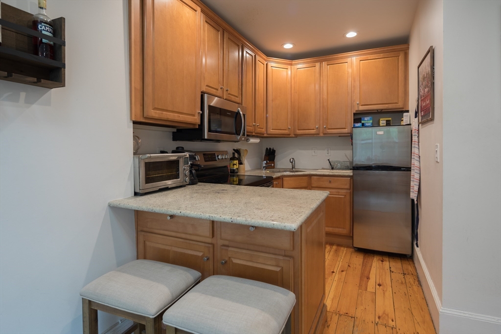 1 bed, 1 bath apartment for rent at 221 West Newton Unit 4, South End — photo 4 of 10