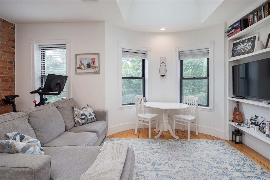1 bed, 1 bath apartment for rent at 221 West Newton Unit 4, South End