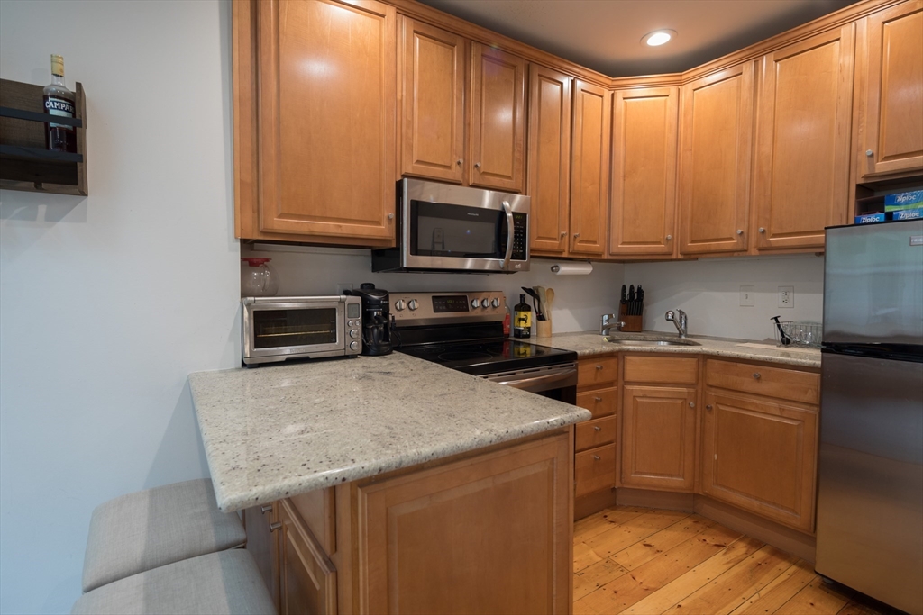 1 bed, 1 bath apartment for rent at 221 West Newton Unit 4, South End — photo 5 of 10