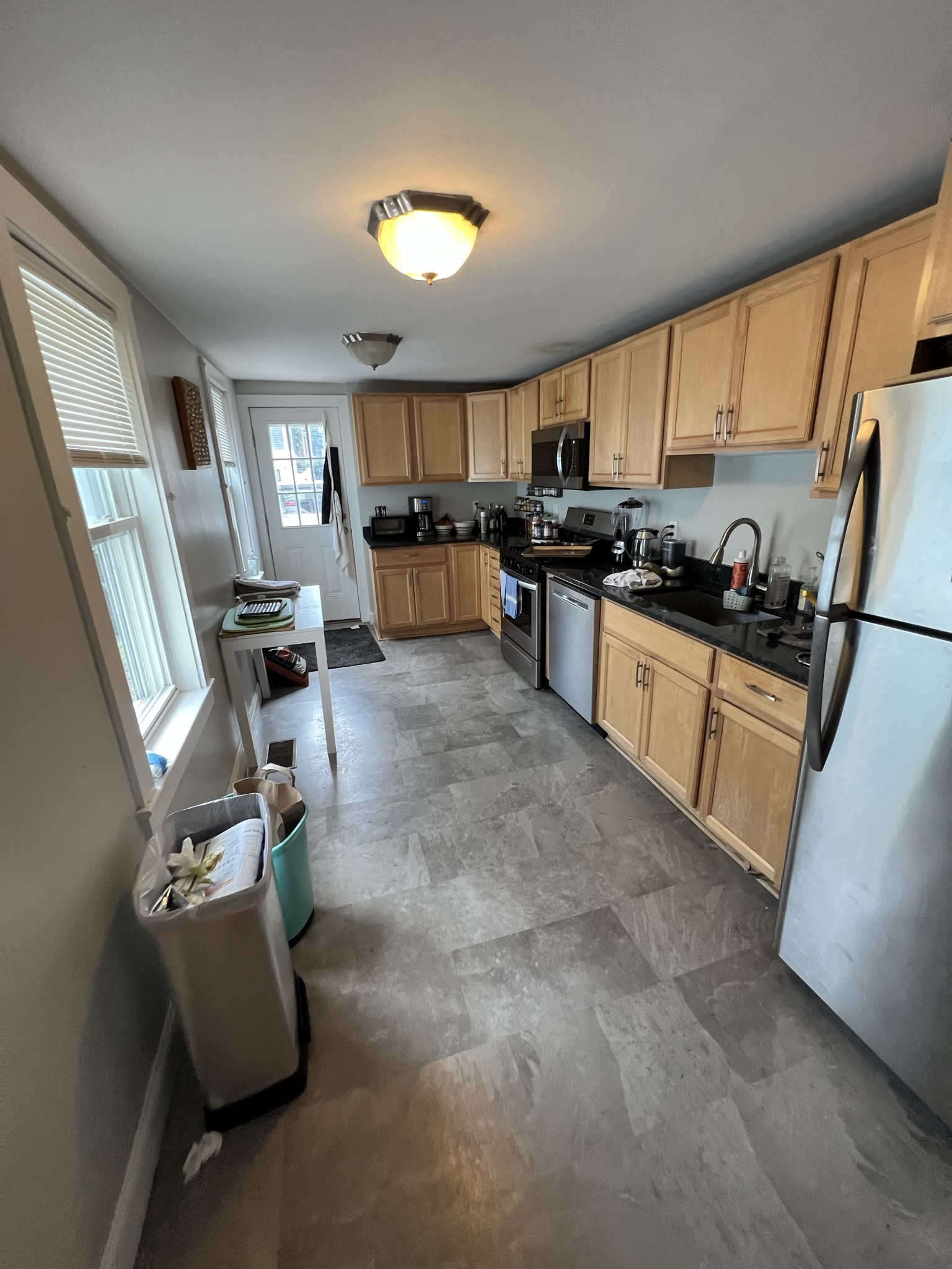 4 bed, 3 bath apartment for rent at 221 West 2nd St Unit 221, South Boston — photo 8 of 20