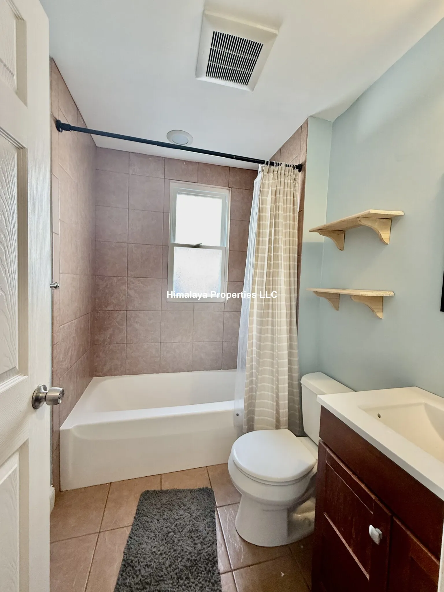 4 bed, 2 bath apartment for rent at 222-224 Calumet St Unit 1, Mission Hill — photo 15 of 15