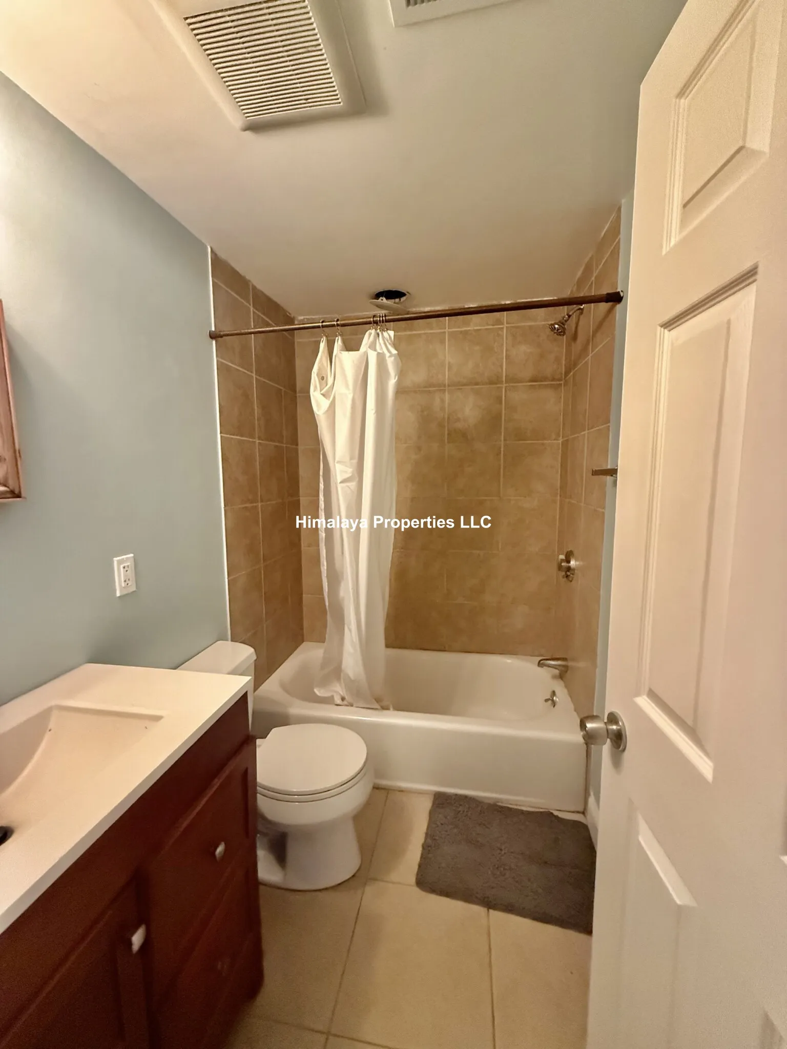 4 bed, 2 bath apartment for rent at 222-224 Calumet St Unit 1, Mission Hill — photo 14 of 15