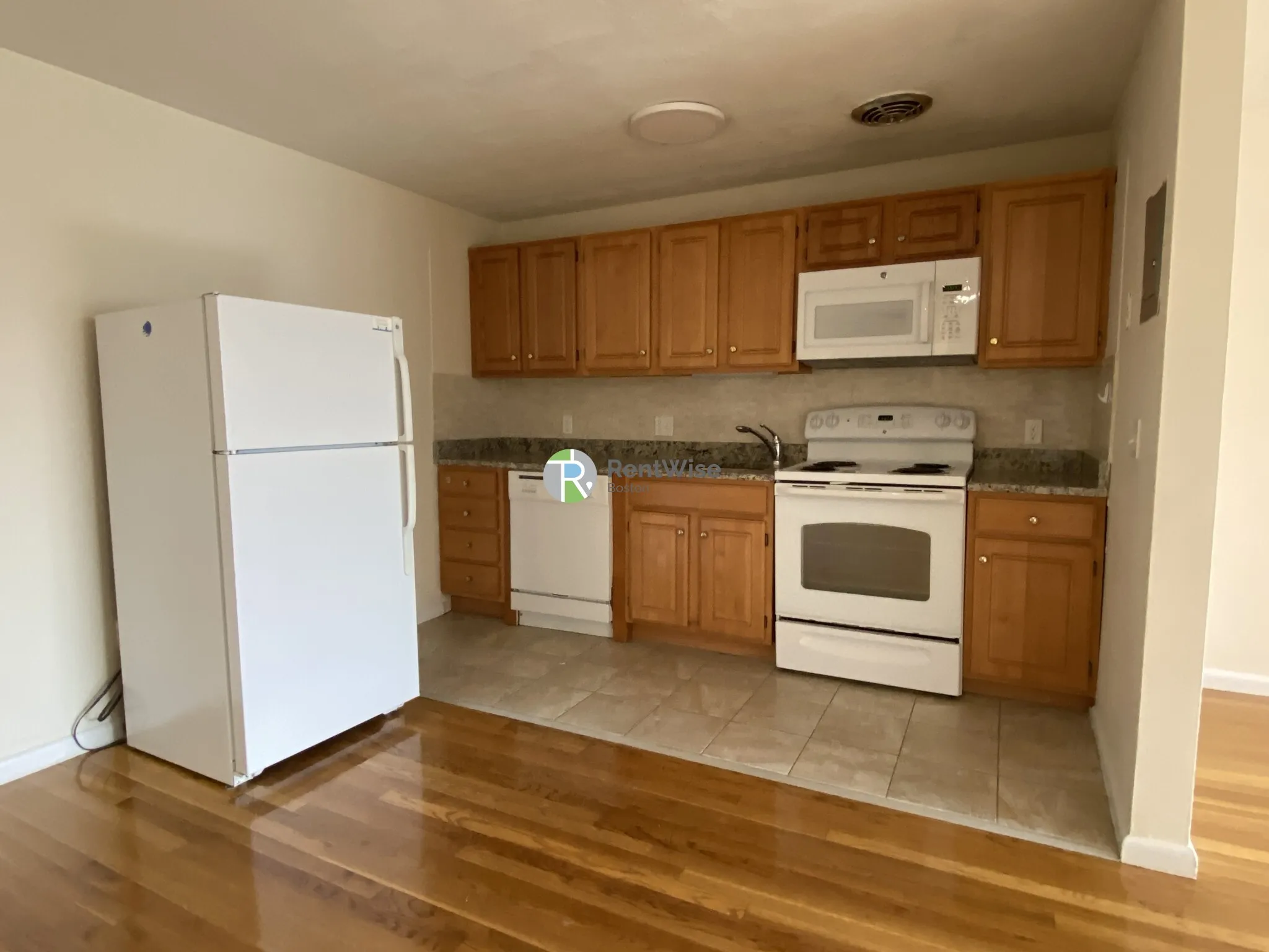 1 bed, 1 bath apartment for rent at 222 Babcock St Unit 4E, North Brookline — photo 4 of 15