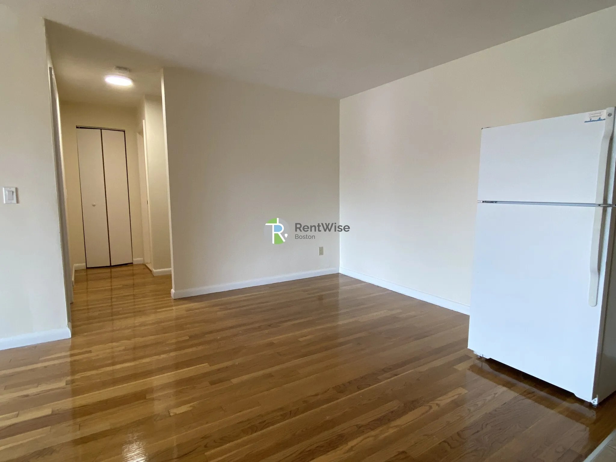 1 bed, 1 bath apartment for rent at 222 Babcock St Unit 4E, North Brookline — photo 3 of 15