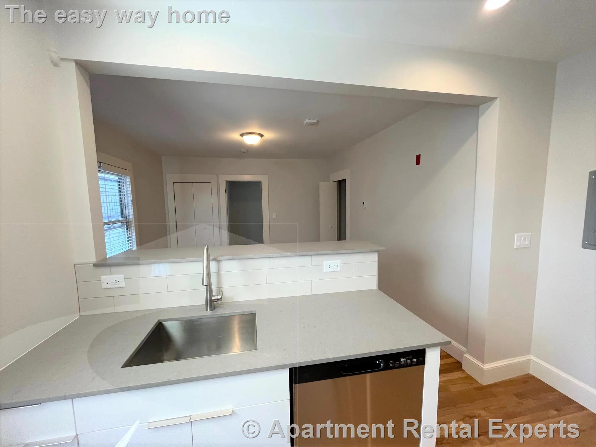 2 bed, 1 bath apartment for rent at 222 Banks St Unit 6, Riverside — photo 4 of 14