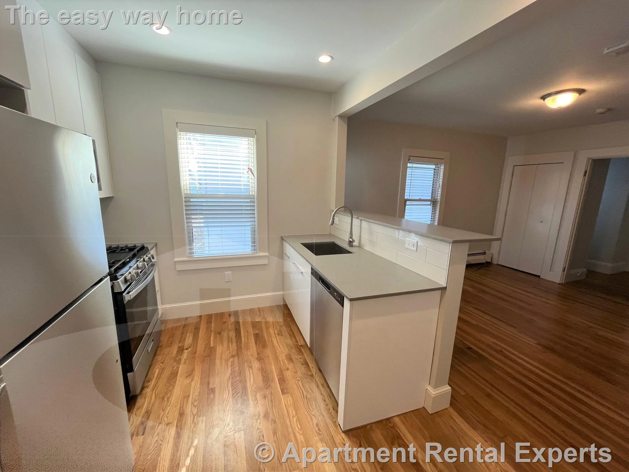 2 bed, 1 bath apartment for rent at 222 Banks St Unit 6, Riverside — photo 2 of 14