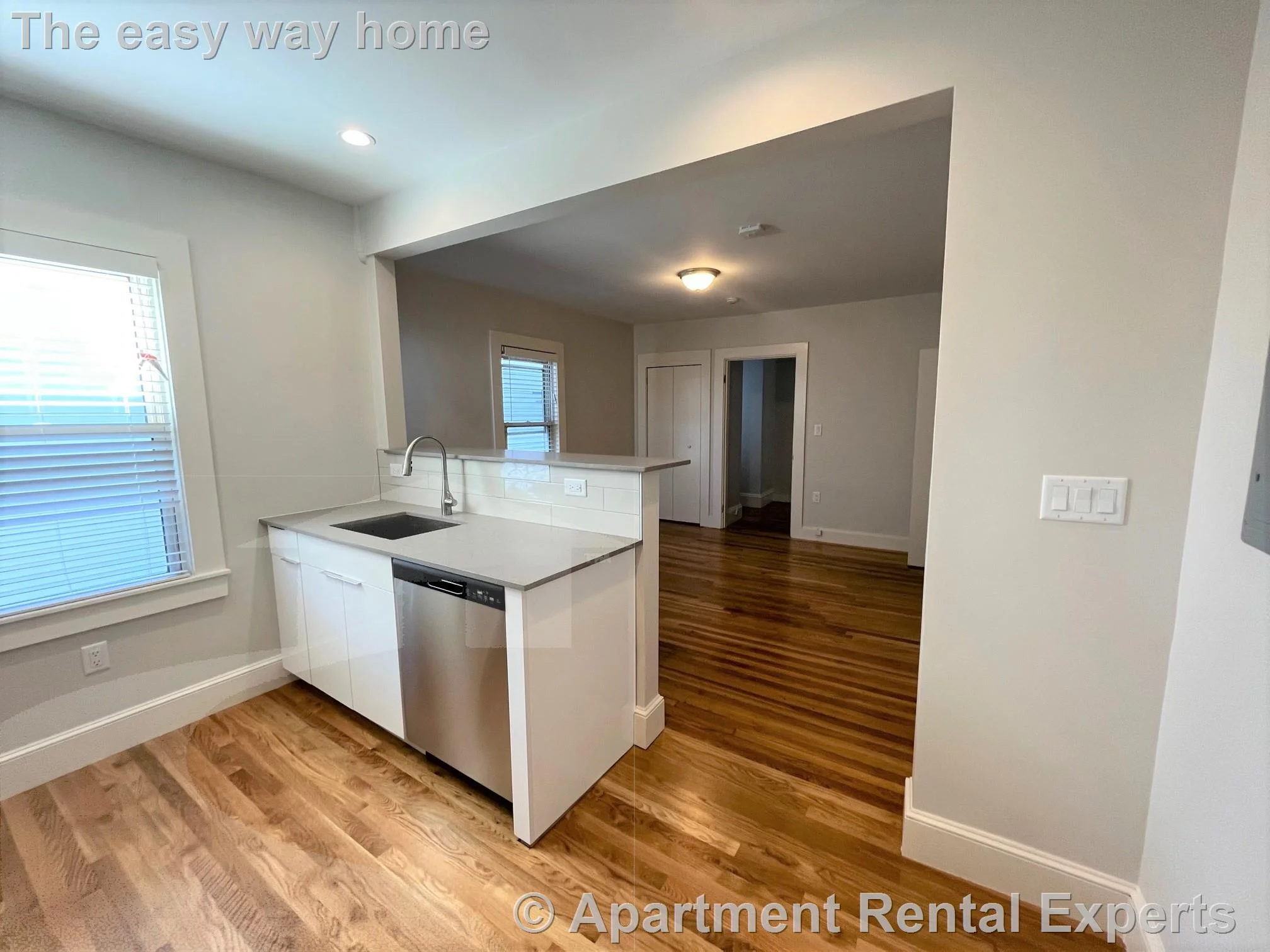 2 bed, 1 bath apartment for rent at 222 Banks St Unit 6, Riverside — photo 5 of 14