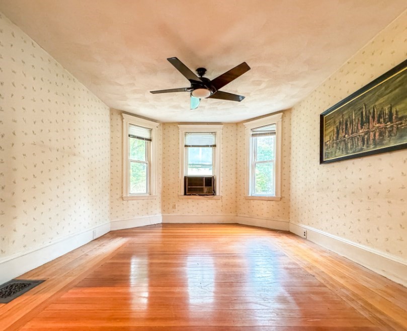 4 bed, 2 bath apartment for rent at 222 Fellsway West Unit 2, Medford — photo 3 of 11