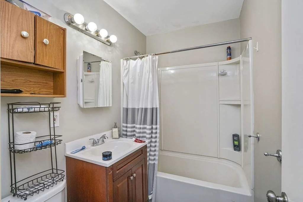 2 bed, 1 bath apartment for rent at 222 Neponset Ave Unit 1, Dorchester — photo 8 of 9