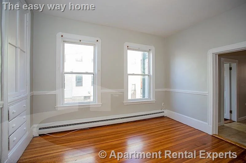 3 bed, 1 bath apartment for rent at 222 Prospect St Unit 3, Central Square — photo 4 of 6