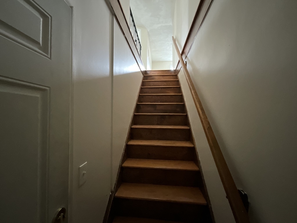 1 bed, 1 bath apartment for rent at 222 Salem St Unit 2, Wakefield — photo 3 of 13