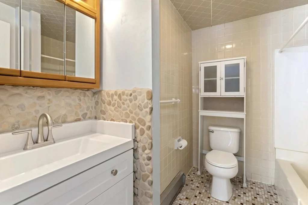 2 bed, 1 bath apartment for rent at 222 Winthrop Shore Dr Unit 7, Winthrop — photo 29 of 41