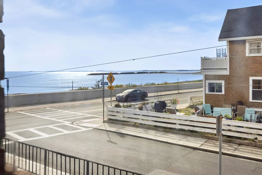 2 bed, 1 bath apartment for rent at 222 Winthrop Shore Dr Unit 7, Winthrop — photo 33 of 41