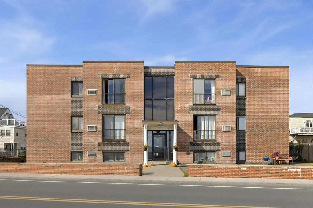 2 bed, 1 bath apartment for rent at 222 Winthrop Shore Dr Unit 7, Winthrop — photo 2 of 41
