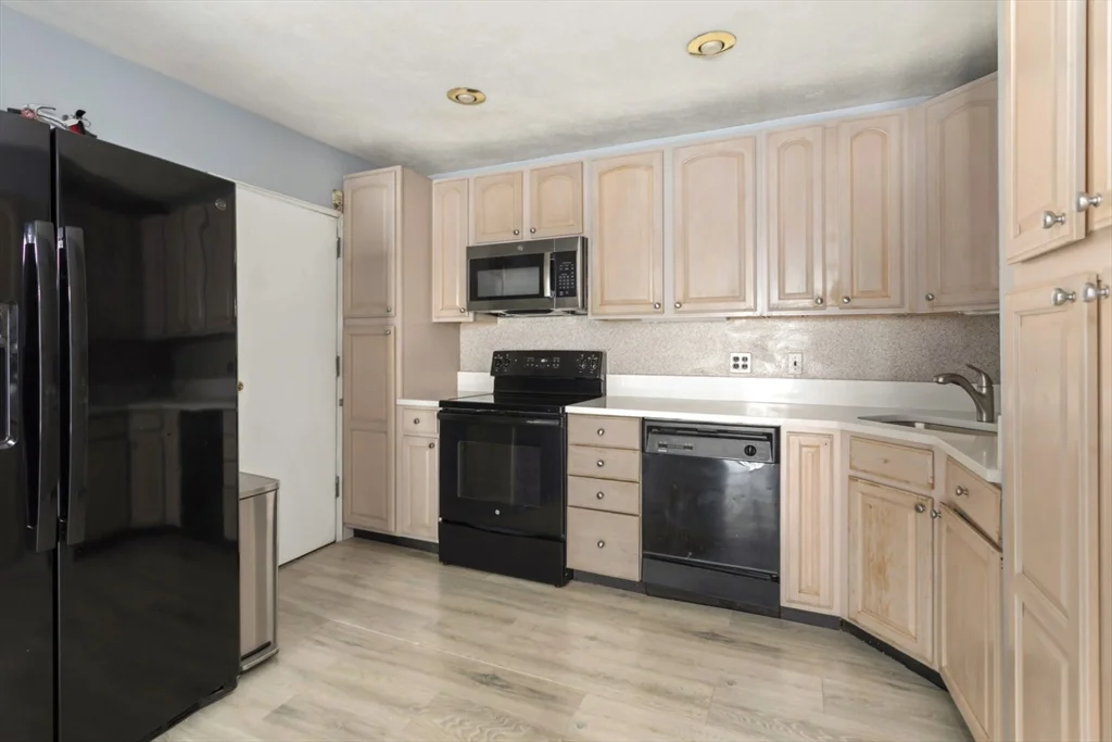 2 bed, 1 bath apartment for rent at 222 Winthrop Shore Dr Unit 7, Winthrop — photo 13 of 41