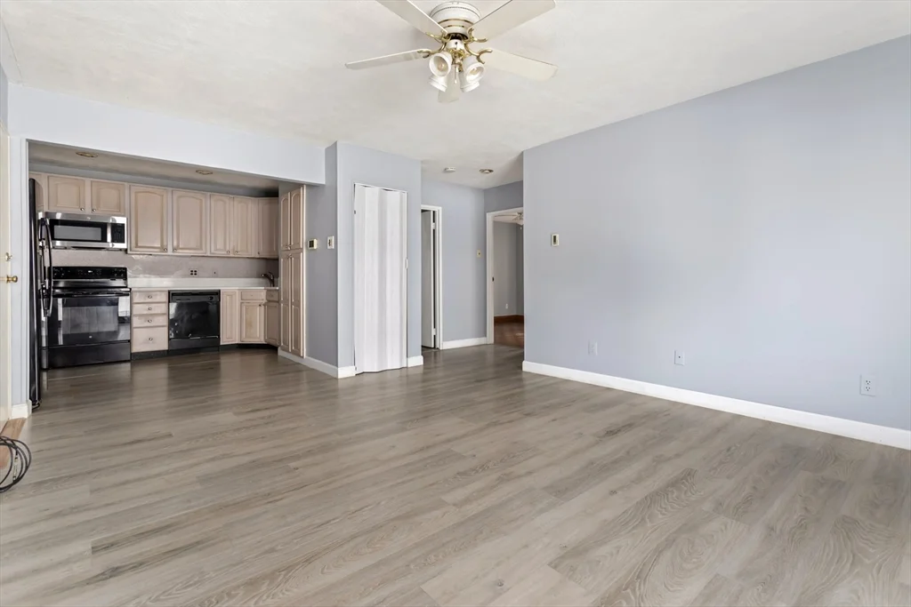 2 bed, 1 bath apartment for rent at 222 Winthrop Shore Dr Unit 7, Winthrop — photo 12 of 41