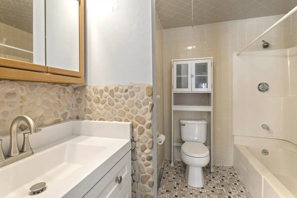 2 bed, 1 bath apartment for rent at 222 Winthrop Shore Dr Unit 7, Winthrop — photo 28 of 41