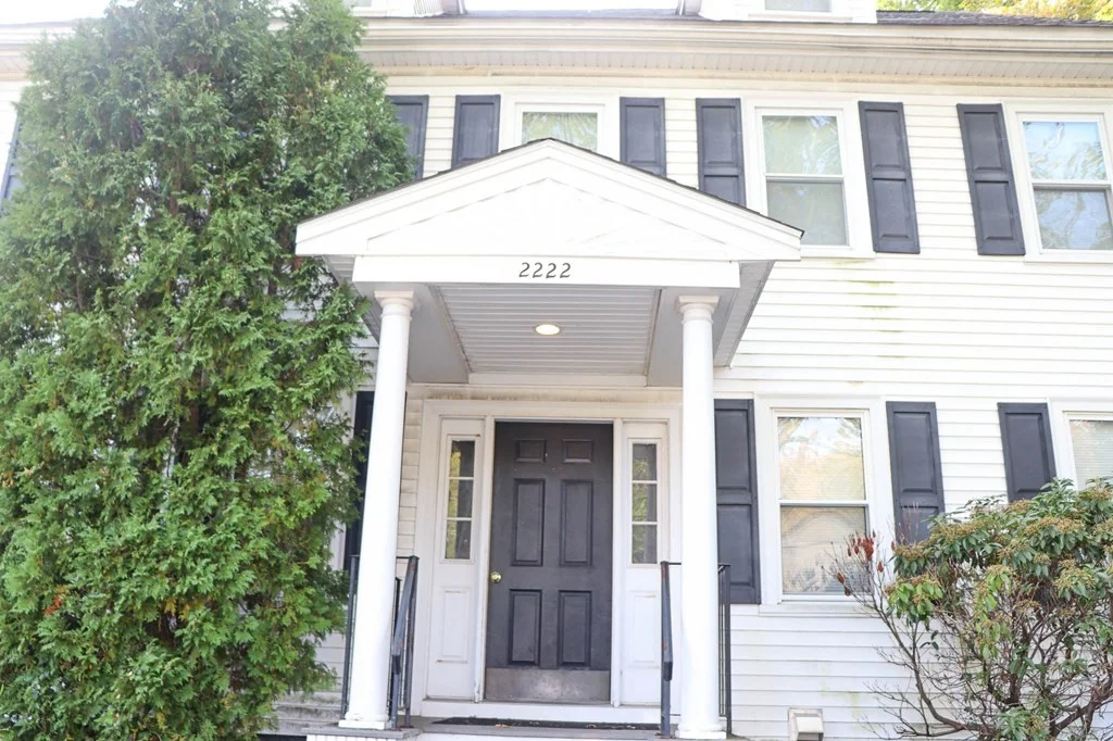 2 bed, 1 bath apartment for rent at 2222 Washington St Unit 1, Canton