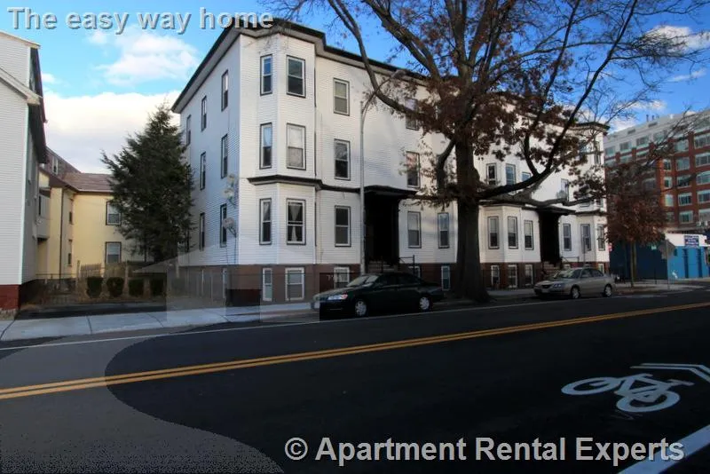 1 bed, 1 bath apartment for rent at 223 Broadway Unit 8, Kendall Square