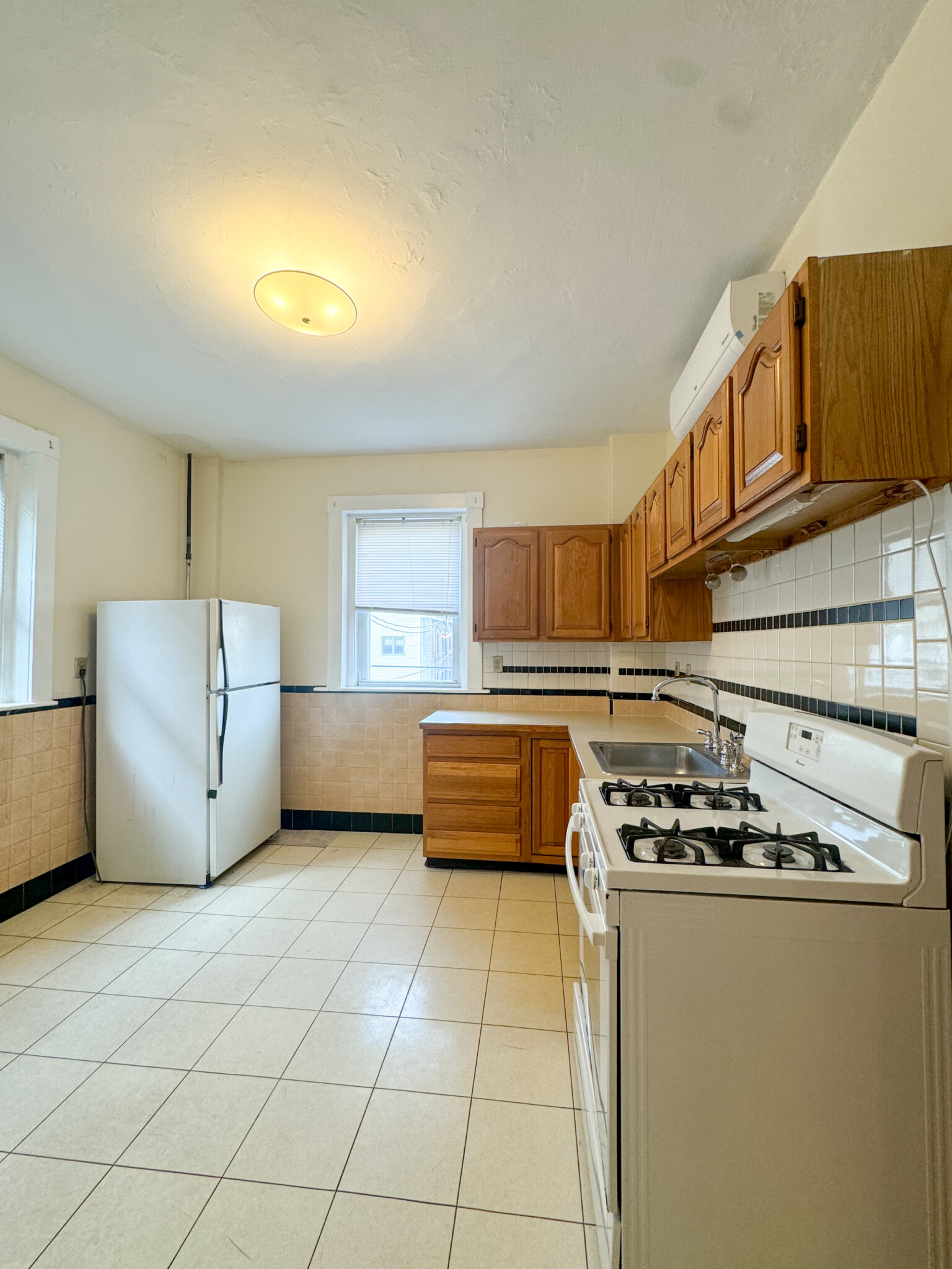 1 bed, 1 bath apartment for rent at 223 Harvard Ave Unit 1, Allston — photo 10 of 13