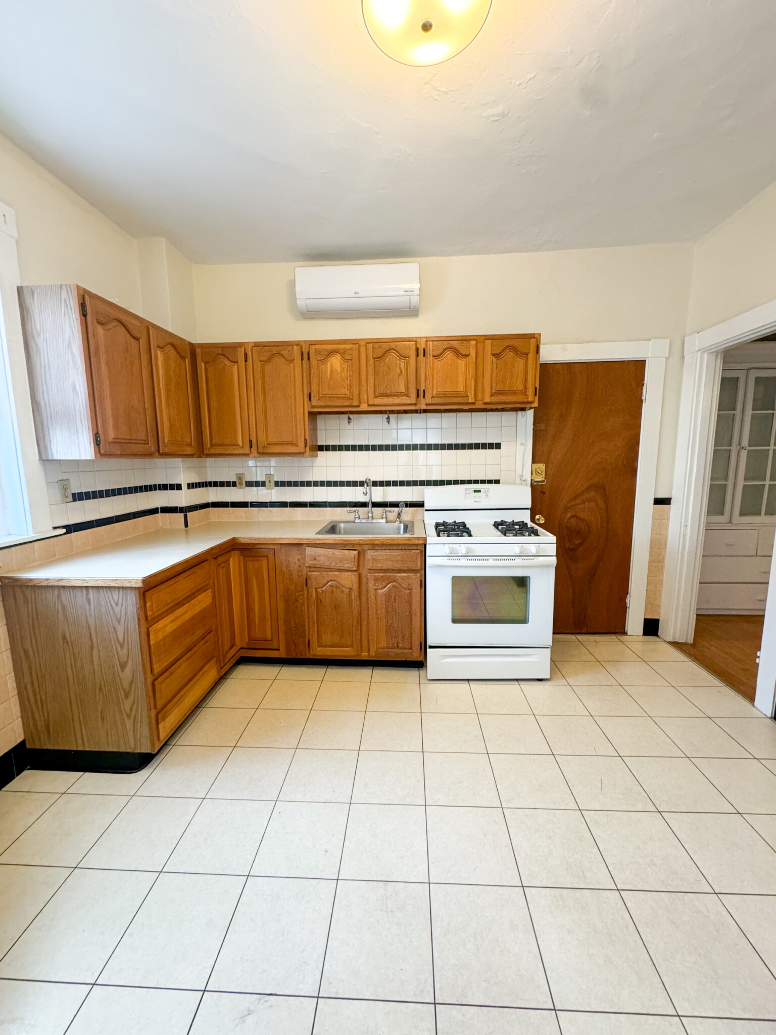 1 bed, 1 bath apartment for rent at 223 Harvard Ave Unit 2, Allston — photo 6 of 12